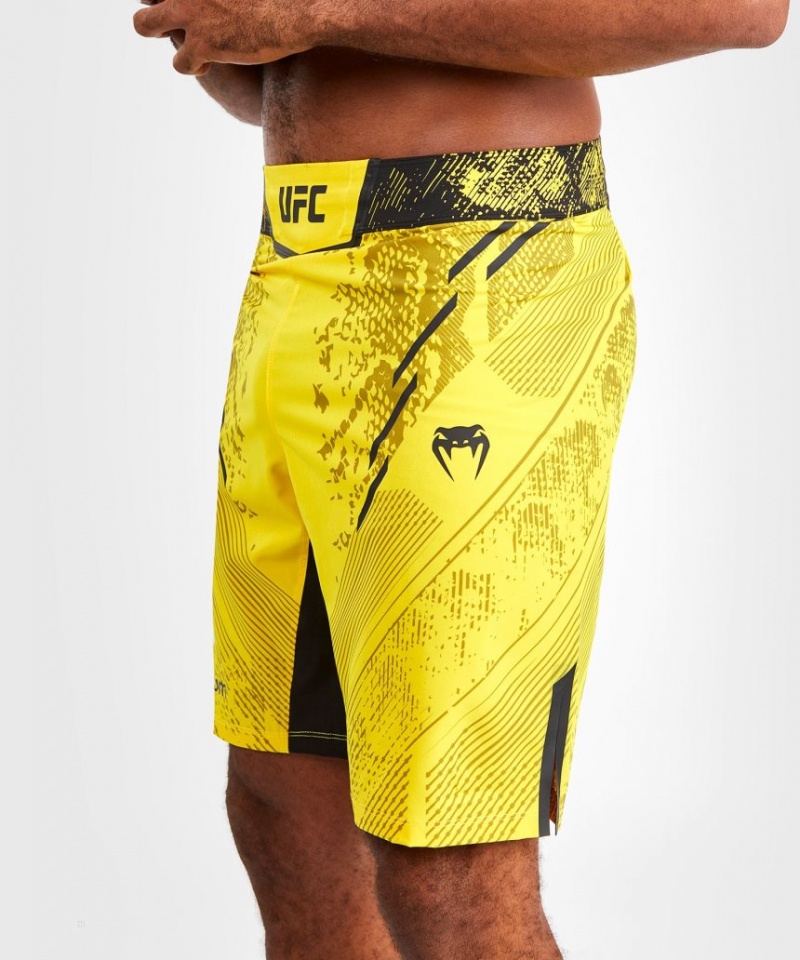 Short Venum UFC Adrenaline by Authentic Fight Night Fight Long Fit Homme Jaune  | YTT-8157076