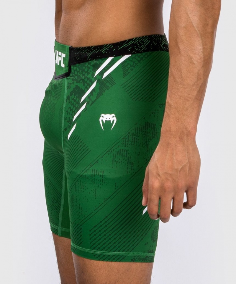 Short Venum UFC Adrenaline by Authentic Fight Night Vale Tudo Homme Vert  | NRR-2146967