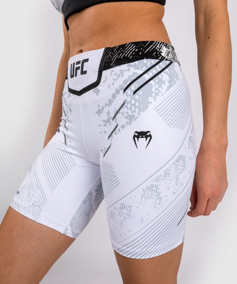 Short Venum UFC Adrenaline by Authentic Fight Night Vale Tudo Long Fit Femme Blanche  | MAY-1618292