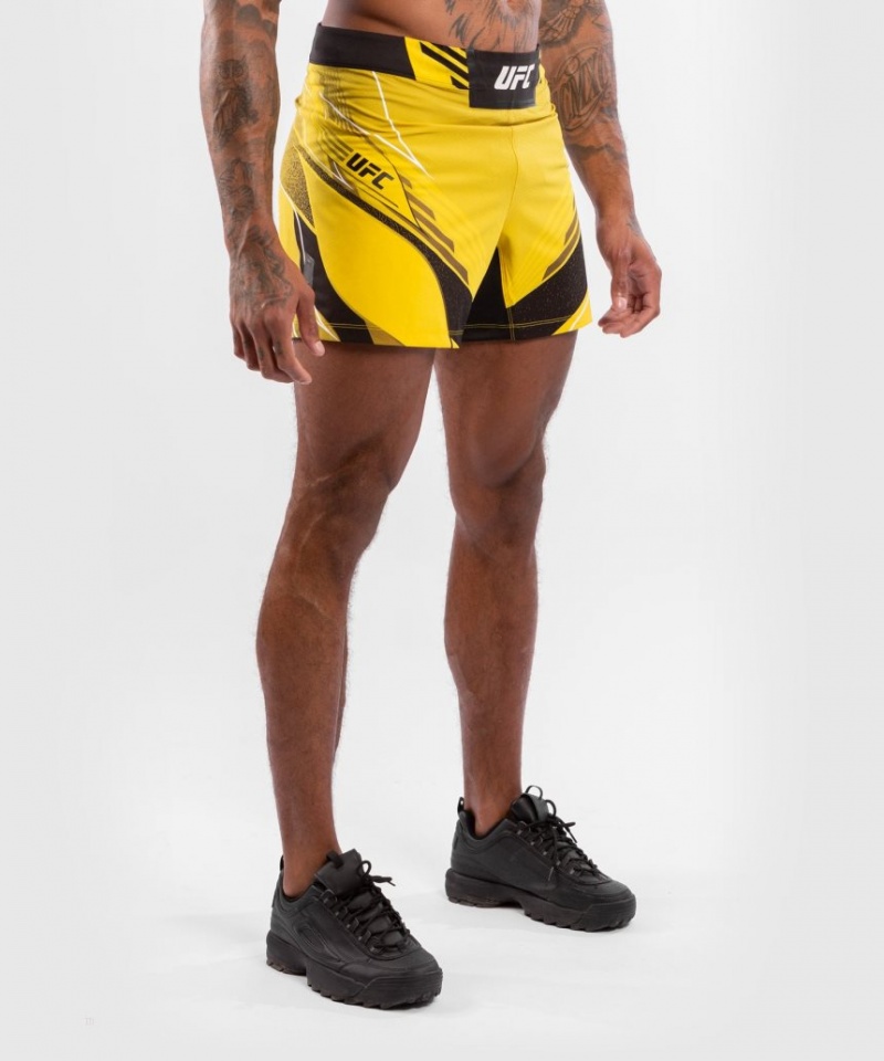 Short Venum UFC Authentic Fight Night Corta Fit Homme Jaune  | RPT-9370400