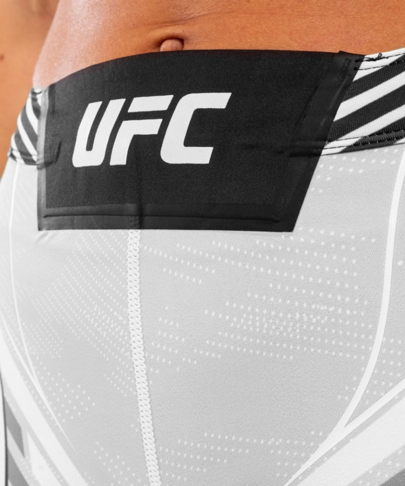 Short Venum UFC Authentic Fight Night Vale Tudo Corta Fit Femme Blanche  | DIN-6787967